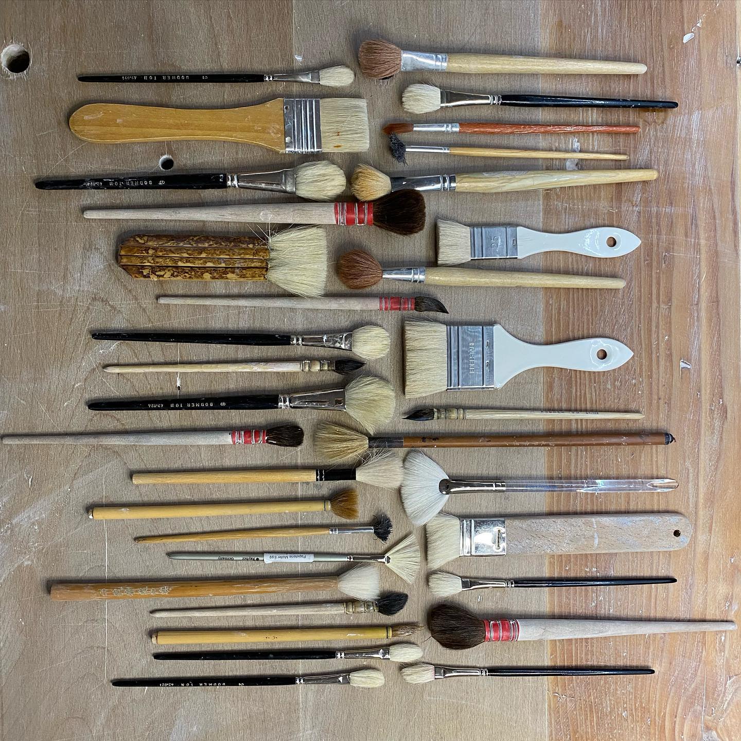 es können nicht genug sein…
#töpferkurse #pottery #töpferei #meretrudolf #waldzh #zürioberland #keramik #glasieren #pinsel #brushes #ceramique #töpfernmachtglücklich #ceramics